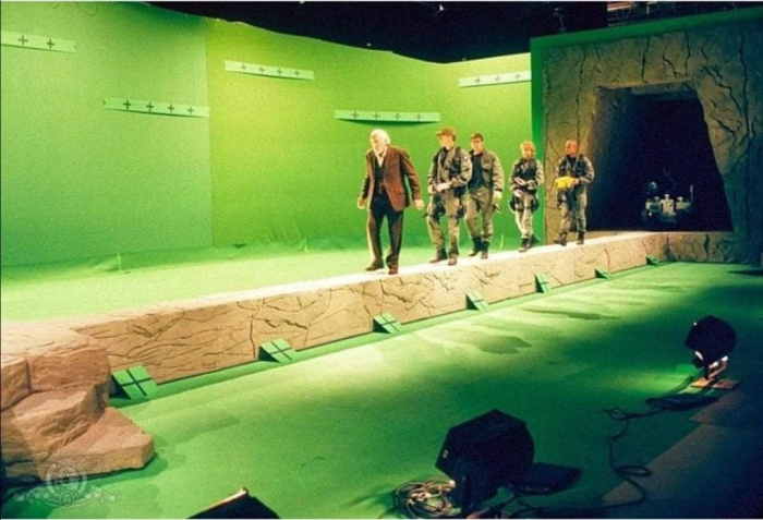 Keywords: behind the scenes, green screen